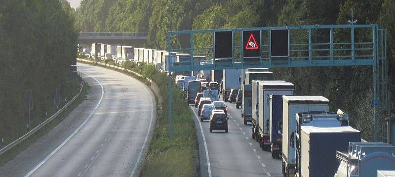 A44 und A445: Warnung vor Staus vorm Feiertag