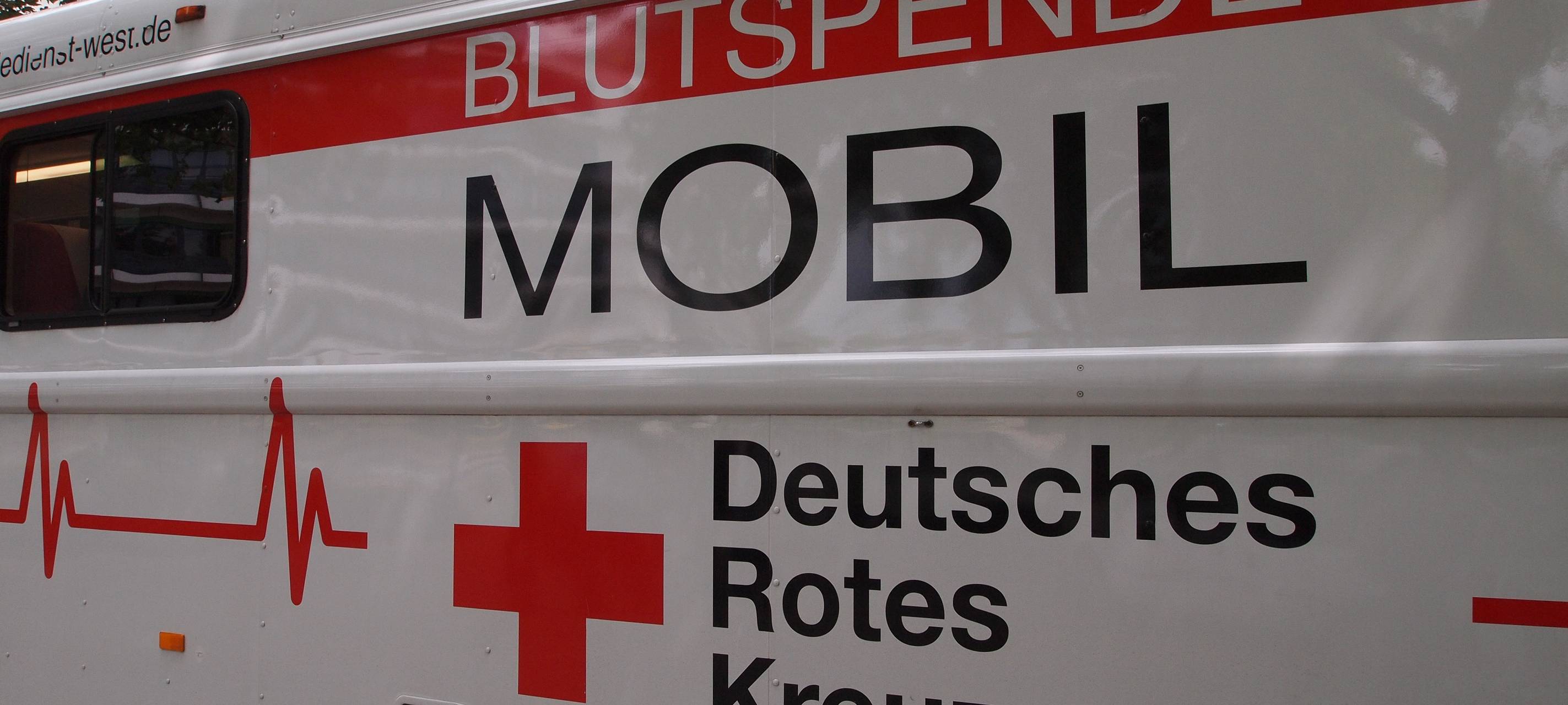 Aufruf zur Blutspende vom DRK Blutspendedienst West