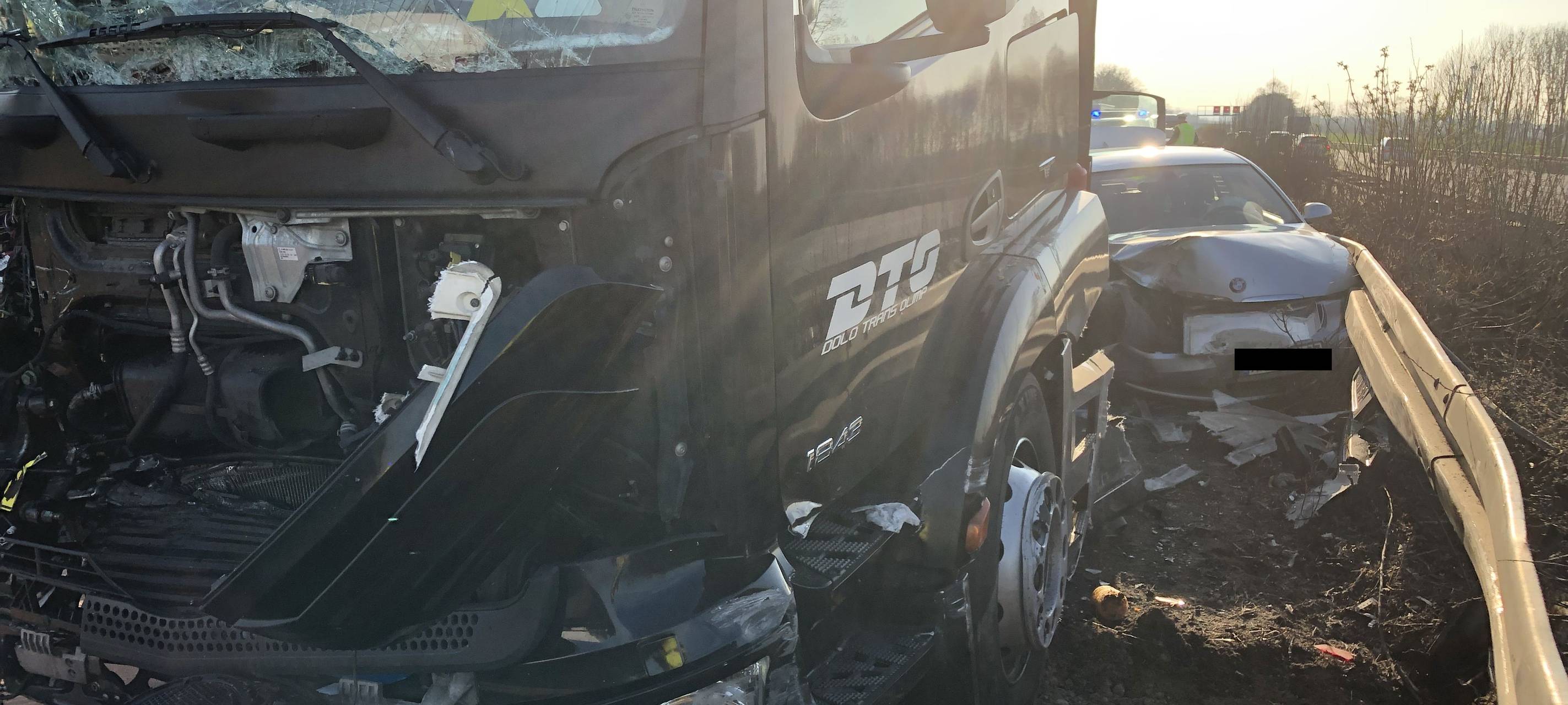 LKW-Unfall auf der A44 Richtung Kassel