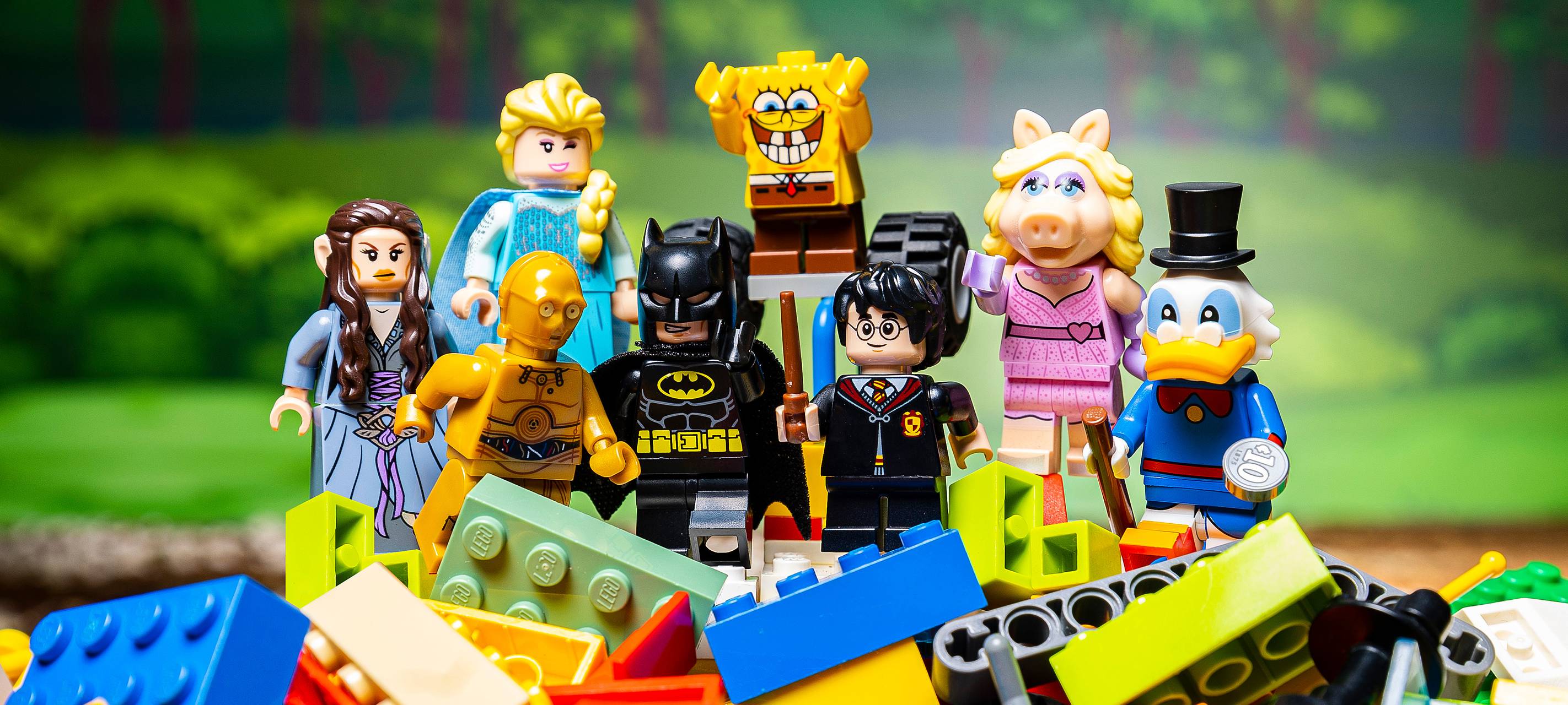 Verschiedene Filmfiguren werden bei der neuen Lego-Ausstellung im Maxipark in Hamm zu sehen sein.