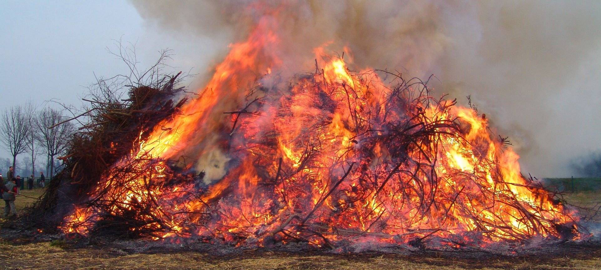 Osterfeuer im Kreis Soest