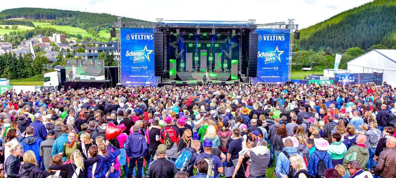 Der Schlagerstern in Willingen zieht jedes Jahr tausende Schlagerfans an.