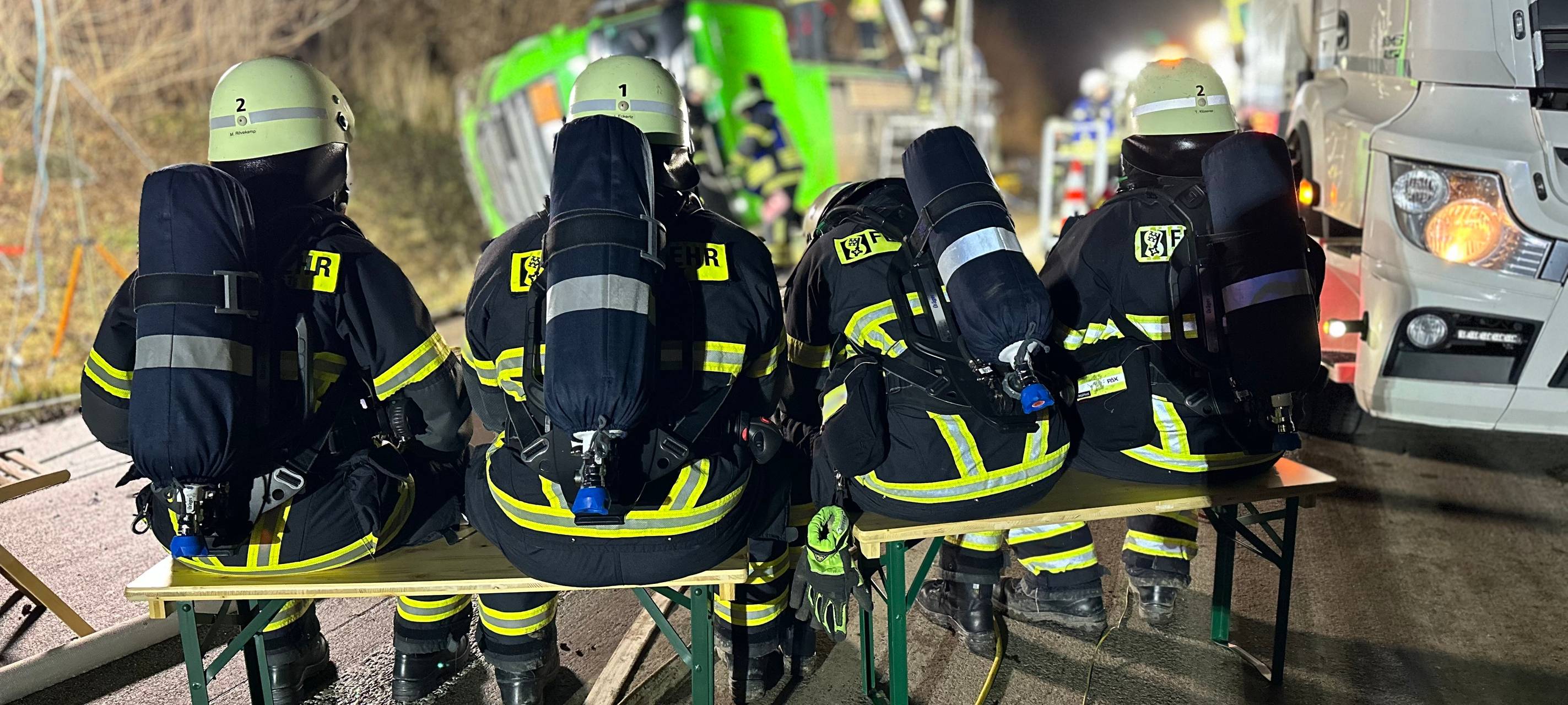 Tanklaster verunfallt auf A44 bei Soest.