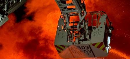 Großbrand in Möhnesee-Wippringsen: Mühle geht in Flammen auf