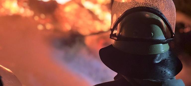 Brand in Lippetal: 200 Strohballen in Lippborg in Flammen