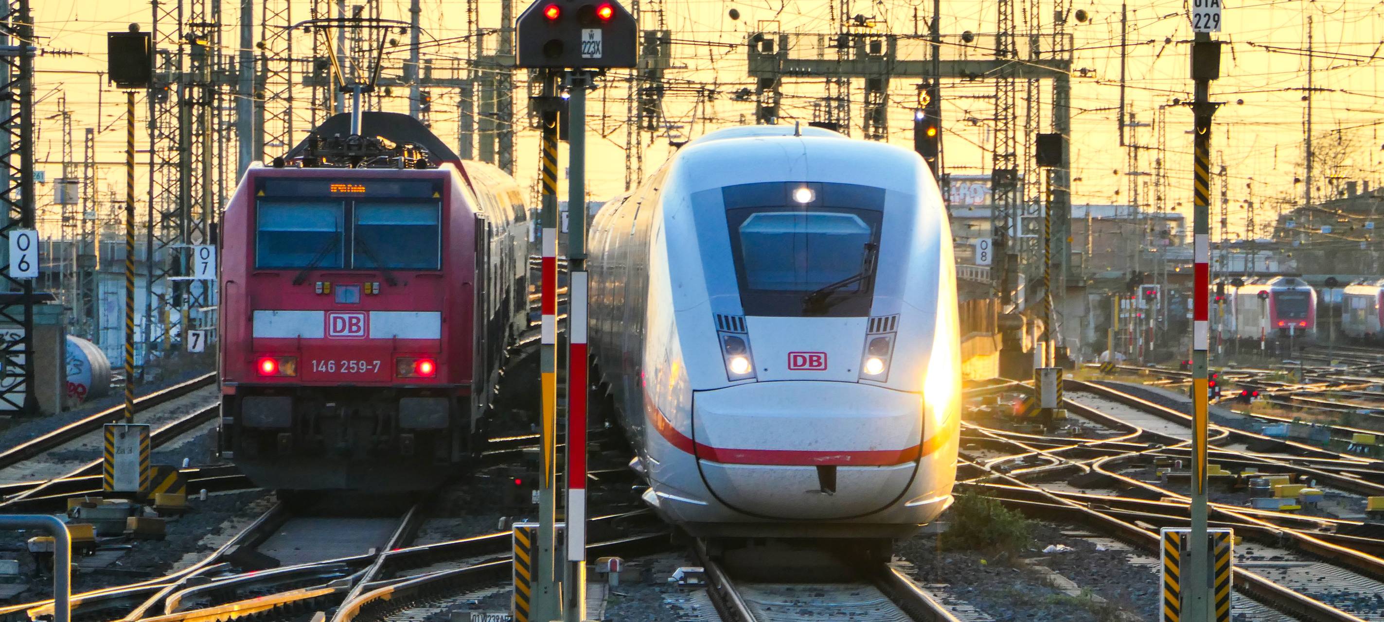 ICE und Regionalbahn