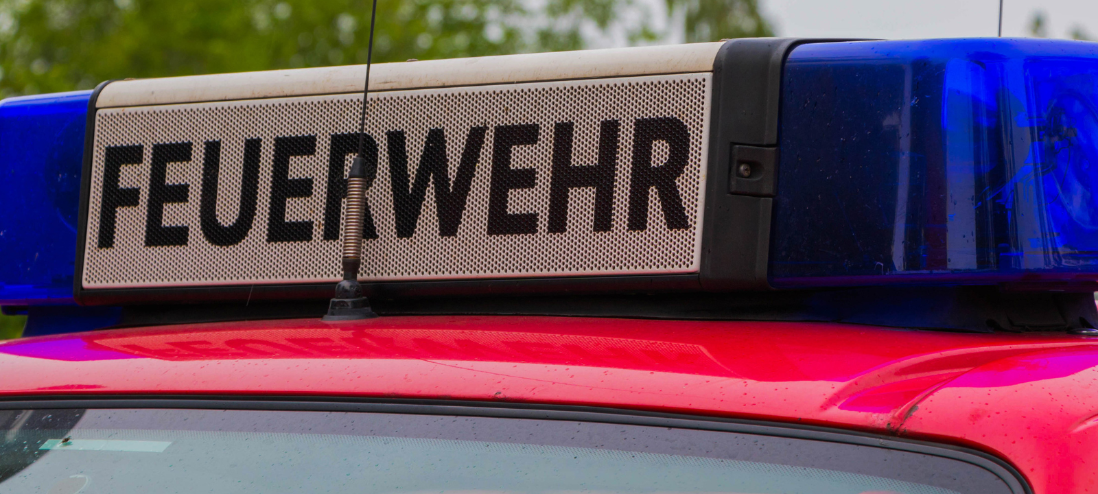 A44: Bus aus Kreis Höxter verunglückt - 21 Verletzte